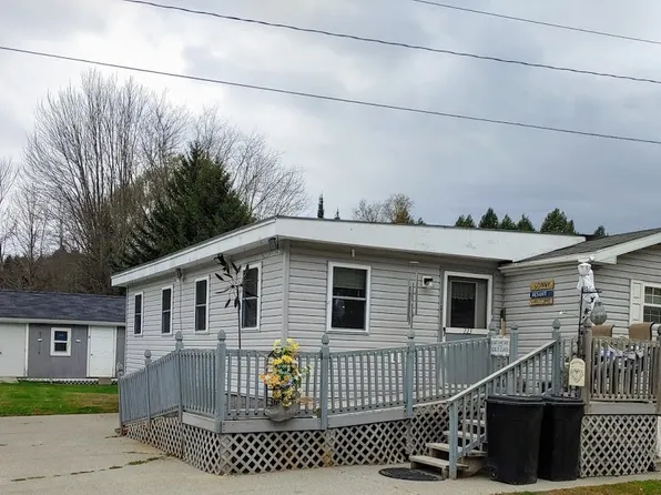223 Kneeland Flats Trailer Park, Waterbury, VT 05676
