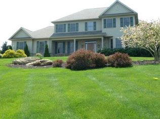 30 Mountain Vista Ct, York, PA 17402