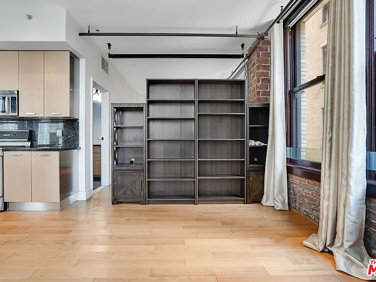 460 S Spring St #512 — Photo 15