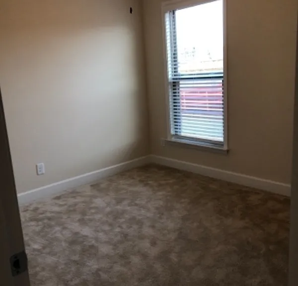 128 Stamford Ave — Photo 10