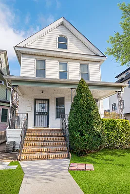 Sold by Compass | media 20