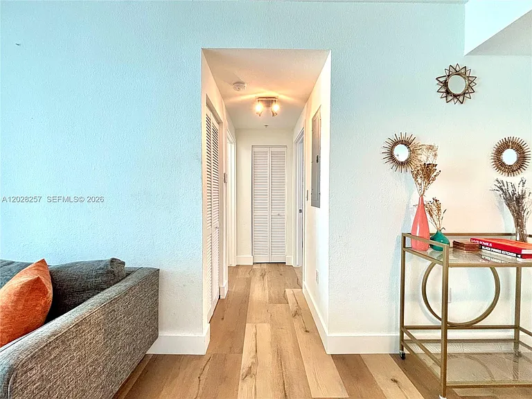 500 NE 29th St #601 — Photo 10
