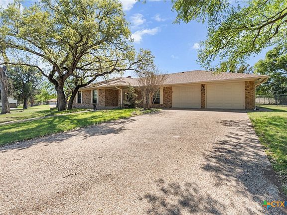 4th image of 2116 Chinaberry Cir