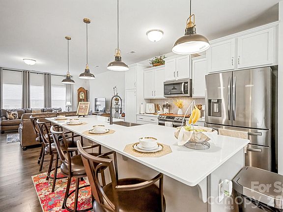 2nd image of 749 Alexander Commons Dr