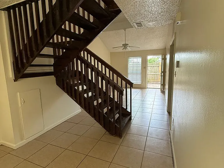 8216B Governor Dr — Photo 8