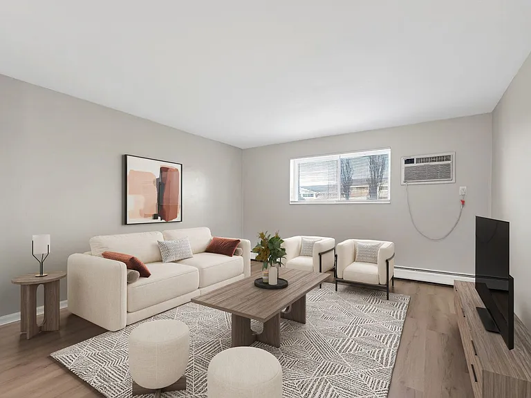 Monroe Terrace Apartments — Photo 22