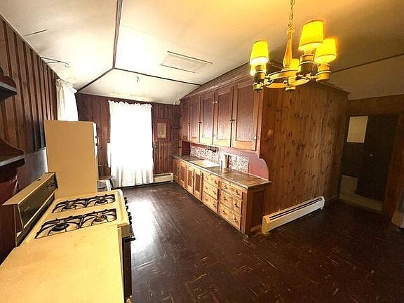 3rd image of 137 May Street