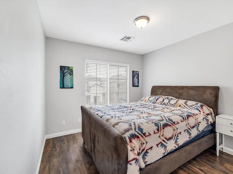 1542 Evening Spirit Ave — Photo 24