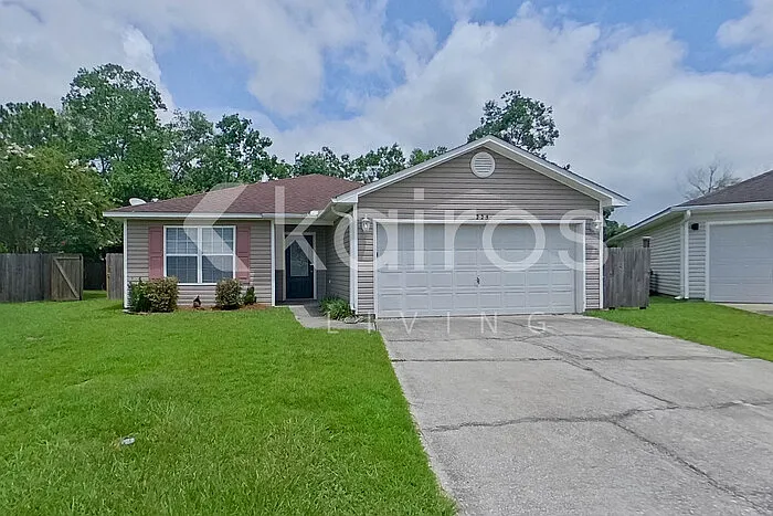 225 Leebeck Cir — Photo 1