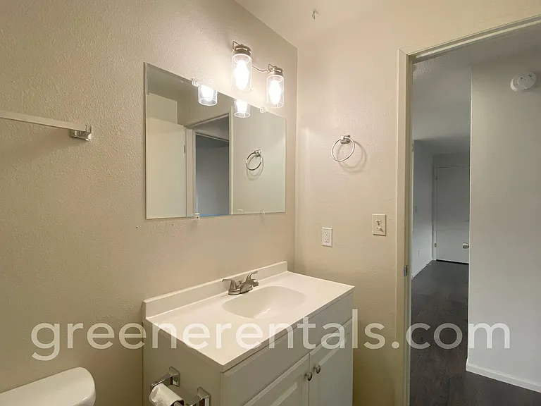 West Main Street Apartments — Photo 7