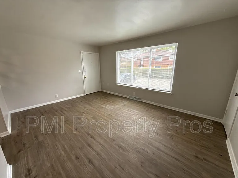7701 W Hampton Ave #3 — Photo 3