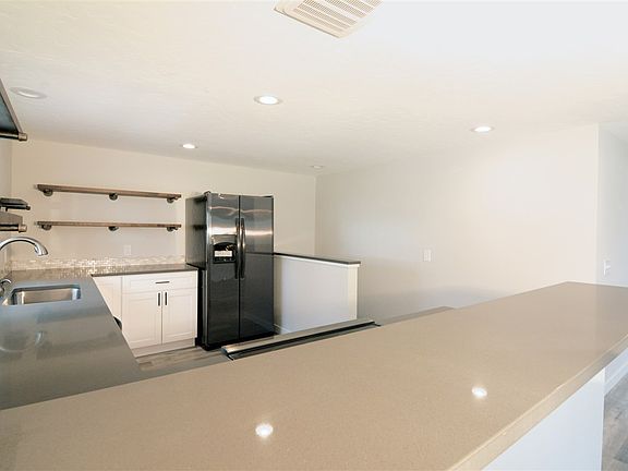 4th image of 18305 E Cowley Ave