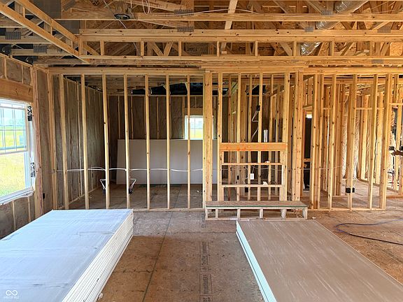 4th image of 13 Corsac Ct