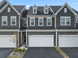 2134 Weatherbee Ln, Naperville, IL 60563