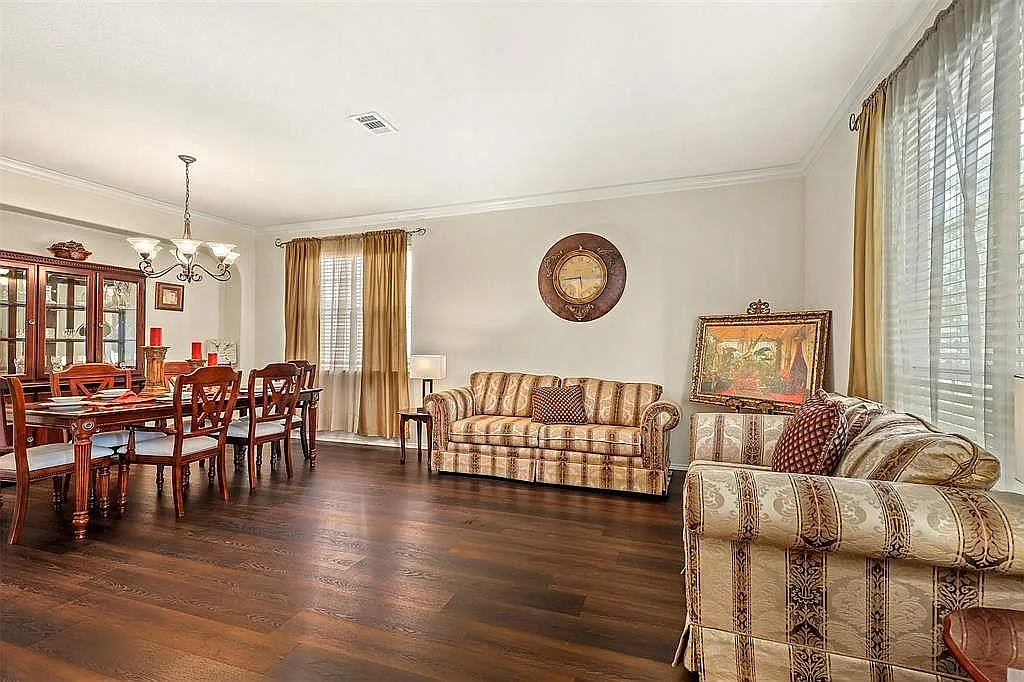 5 bed, 3542 sqft, $3,350 — Photo 4