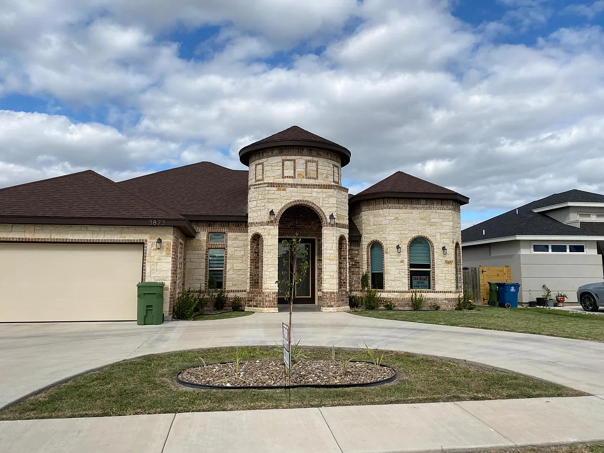 Building Photo - 3873 Tolosa St