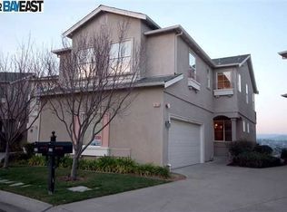 19816 John Dr, Castro Valley, CA 94546