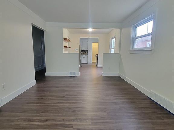 3rd image of 3622 Royal Ave