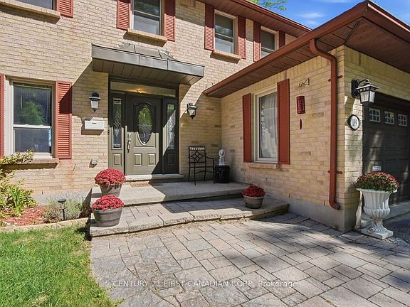 3rd image of 199 Somerset Cres