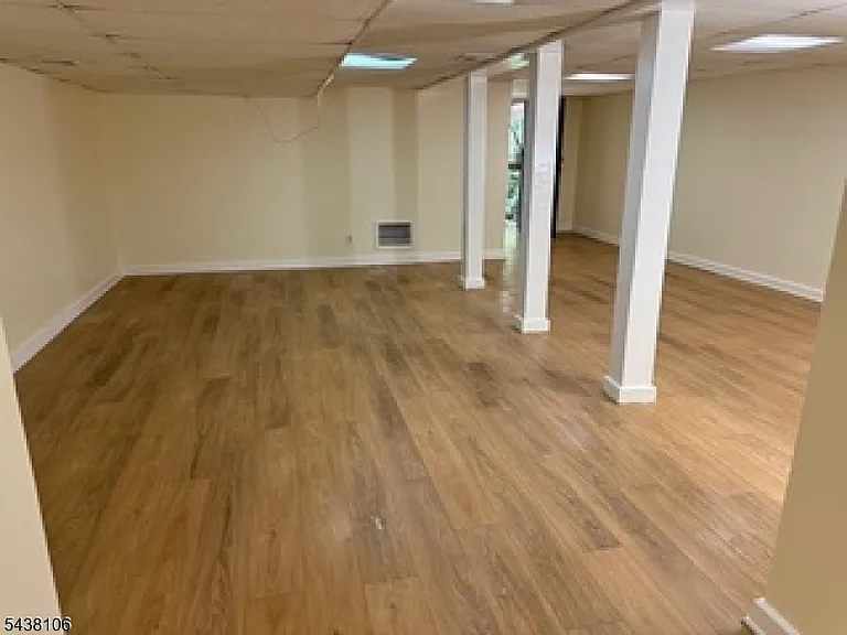 8 Stockton Ct — Photo 22