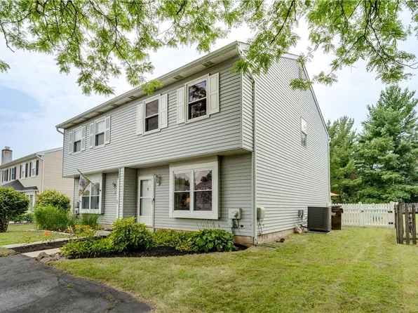 34 Church St, Chalfont, PA 18914