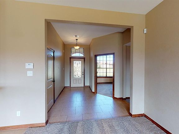 2nd image of 8 NE Summerwood Dr