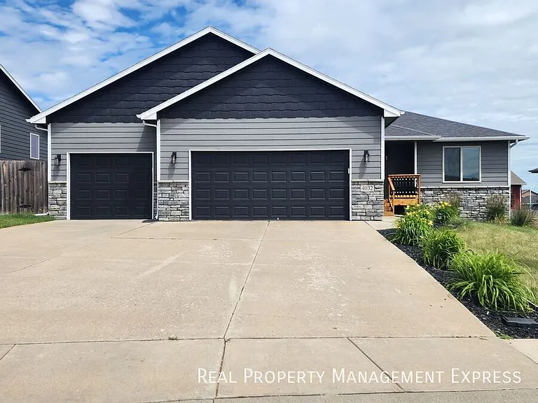4032 S Homerun Ave — Photo 1