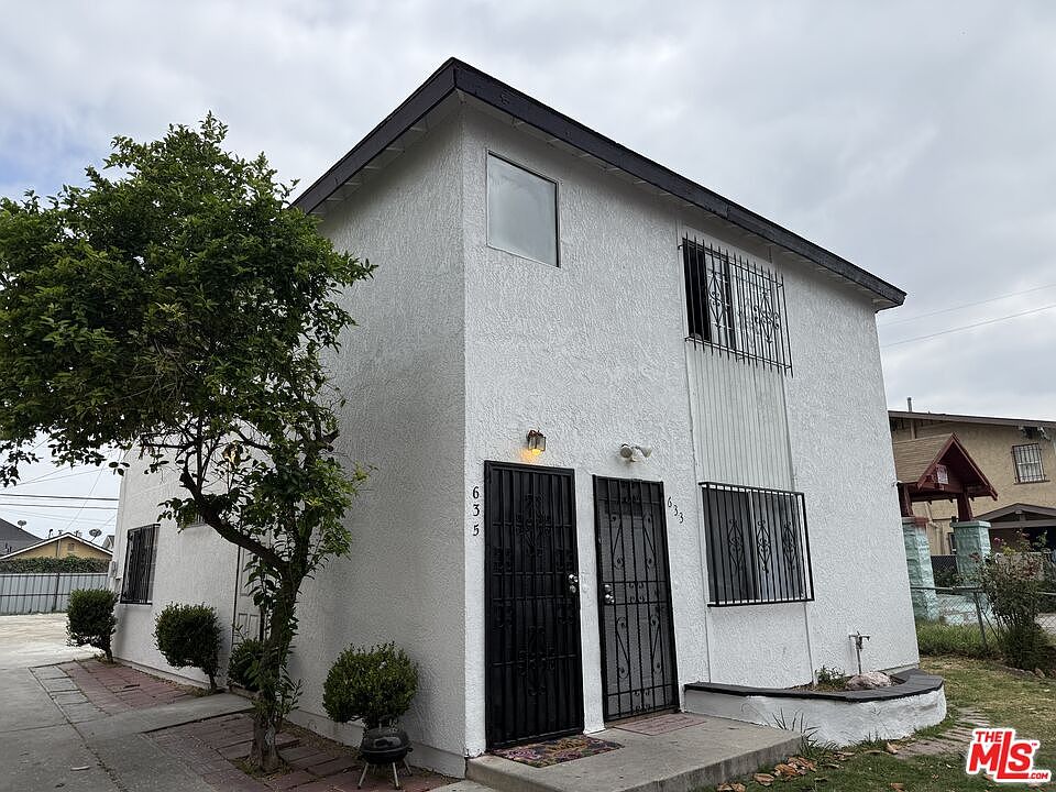 1st image of 633 W 75th St