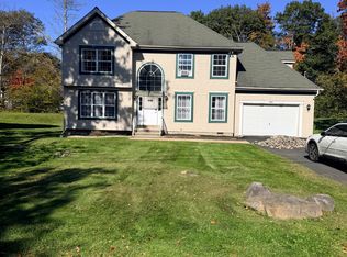 8150 Mayfair Rd, Tobyhanna, PA 18466