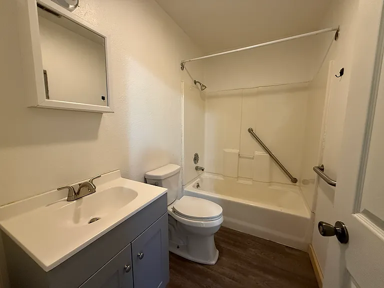 115 2nd St W #2 — Photo 5