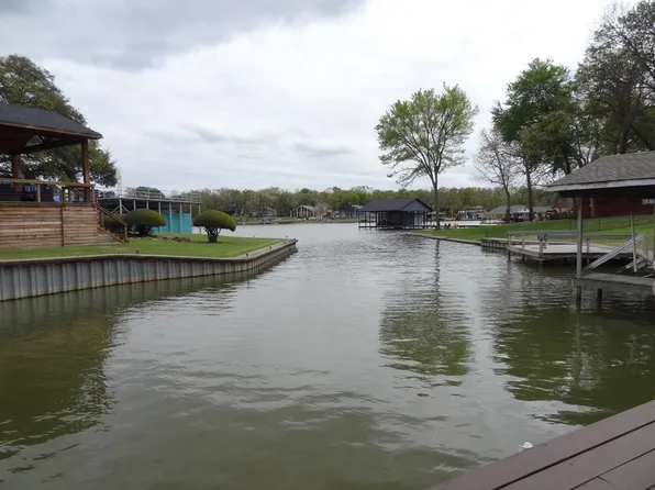 2052 Kanakoa Dr N, Kemp, TX 75143