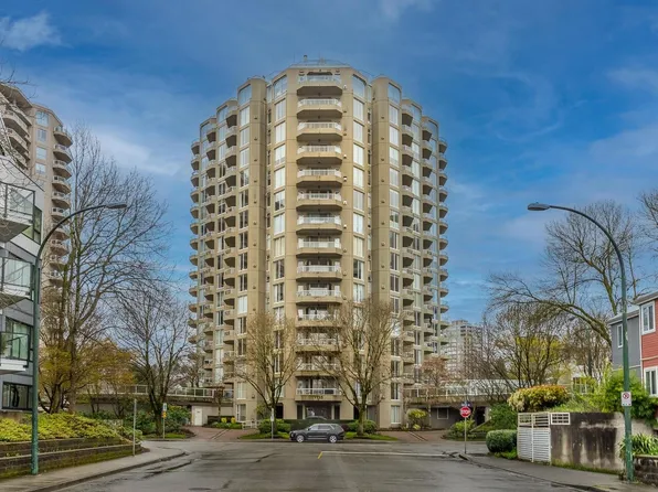 1135 Quayside Dr #1602, New Westminster, BC V3M 6J4