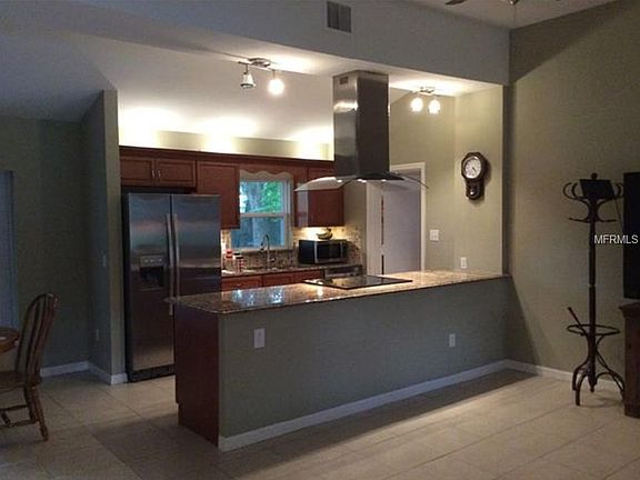 3rd image of 405 Temple Dr