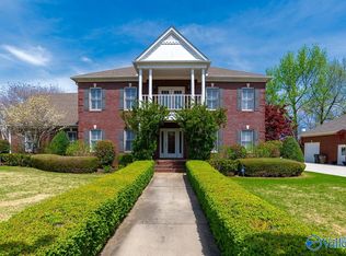 2402 Jade Pointe Dr SE, Decatur, AL 35603