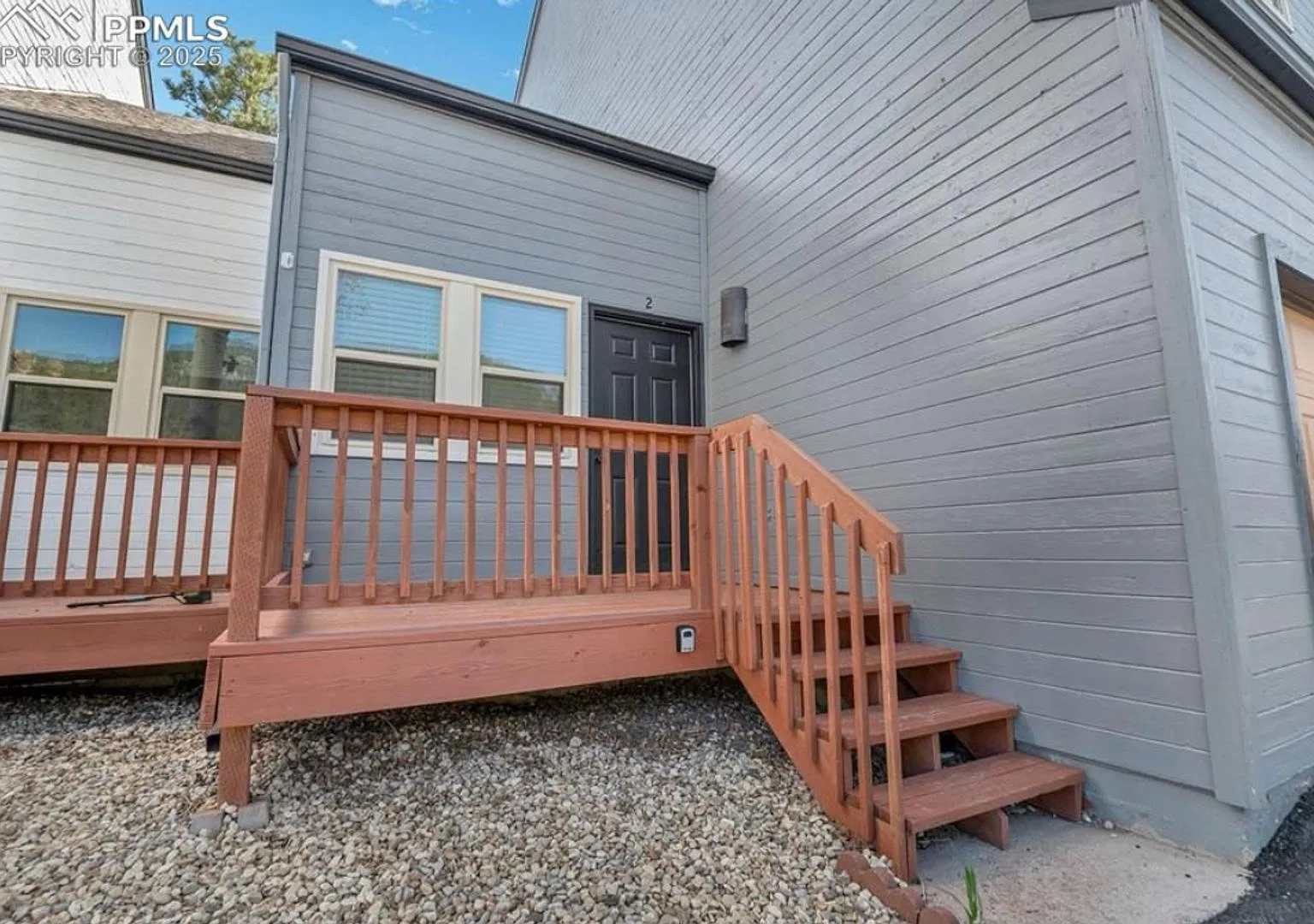 Renovated Green Mountain Falls Townhomes — Photo 3