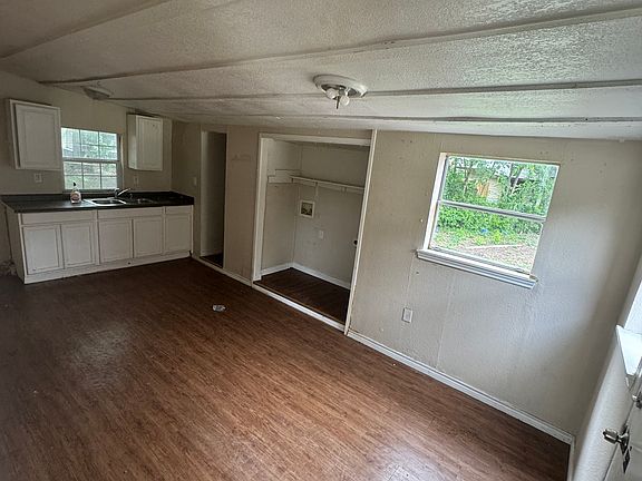3rd image of 235 Mabelle Dr