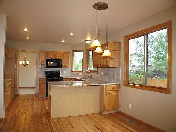 Kitchen & Eatng Nook