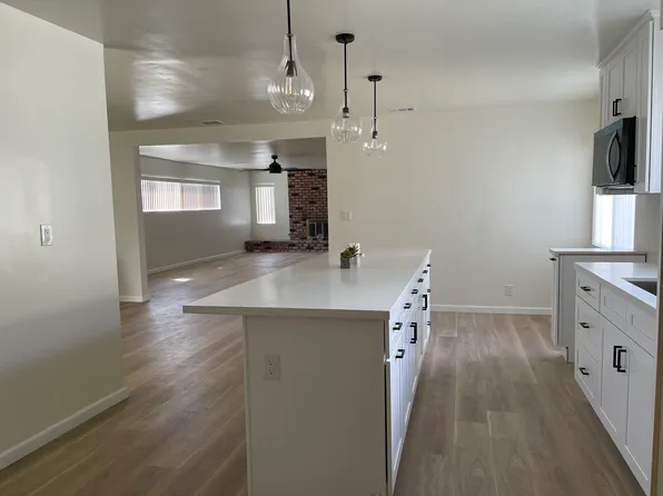 8717 6th St, Downey, CA 90241