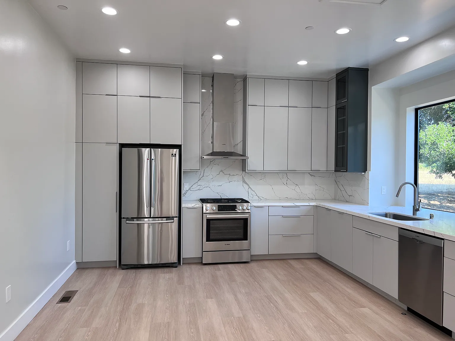 2 bed, 1087 sqft, $5,800 — Photo 3