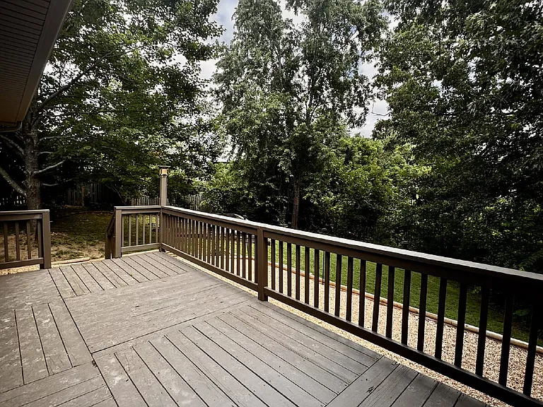 723 Lakeview Dr — Photo 21