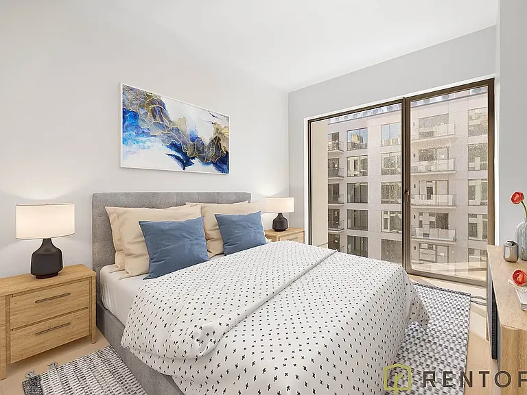 960 Franklin Ave #260 — Photo 5