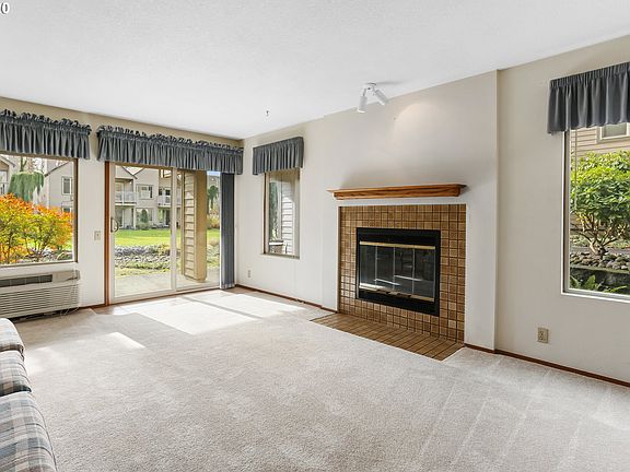 5th image of 2516 SE Baypoint Dr Unit 32