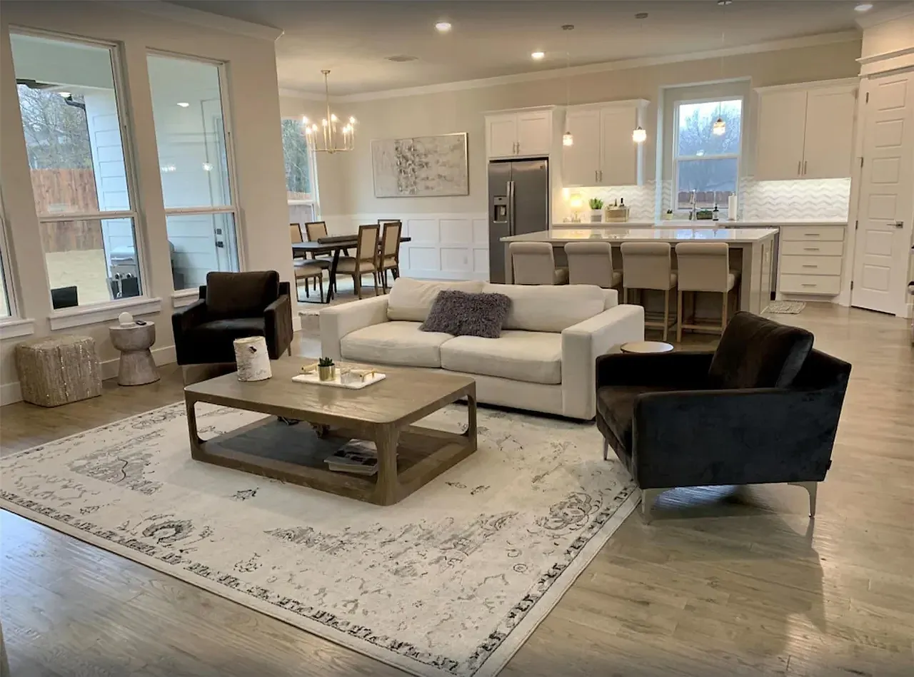 5 bed, 2876 sqft, $9,995 — Photo 3