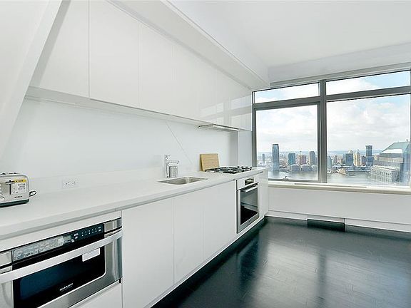 3rd image of 123 Washington St Penthouse 54B