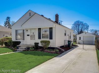 69 Nakota St, Clawson, MI 48017