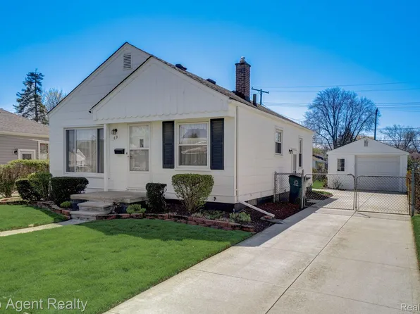 69 Nakota St, Clawson, MI 48017