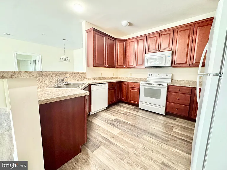 1665 Kenton Rd #101 — Photo 11