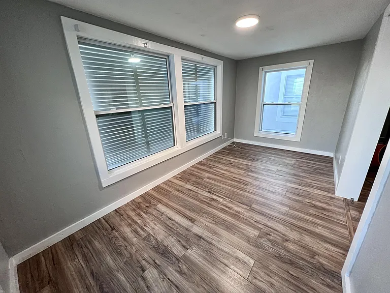 107 Washington St — Photo 21