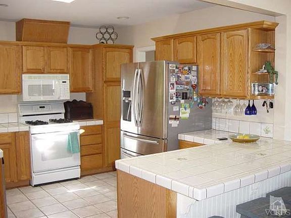 5th image of 363 S Dos Caminos Ave