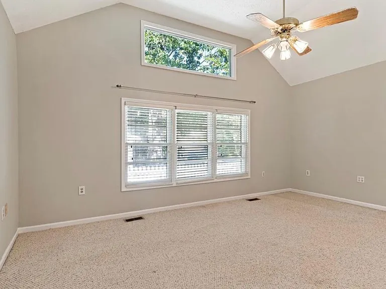 400 Rush Rd — Photo 16